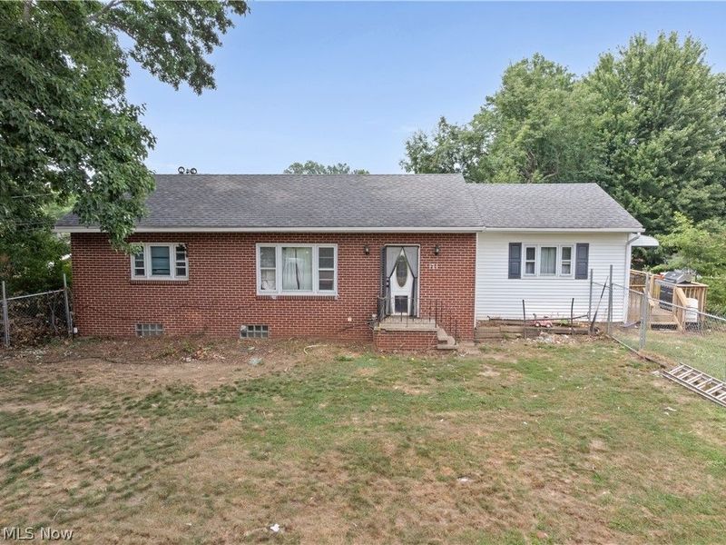 121 E Ralston Avenue, Akron, OH 44301 Photo 2