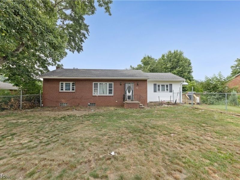 121 E Ralston Avenue, Akron, OH 44301 Photo 4