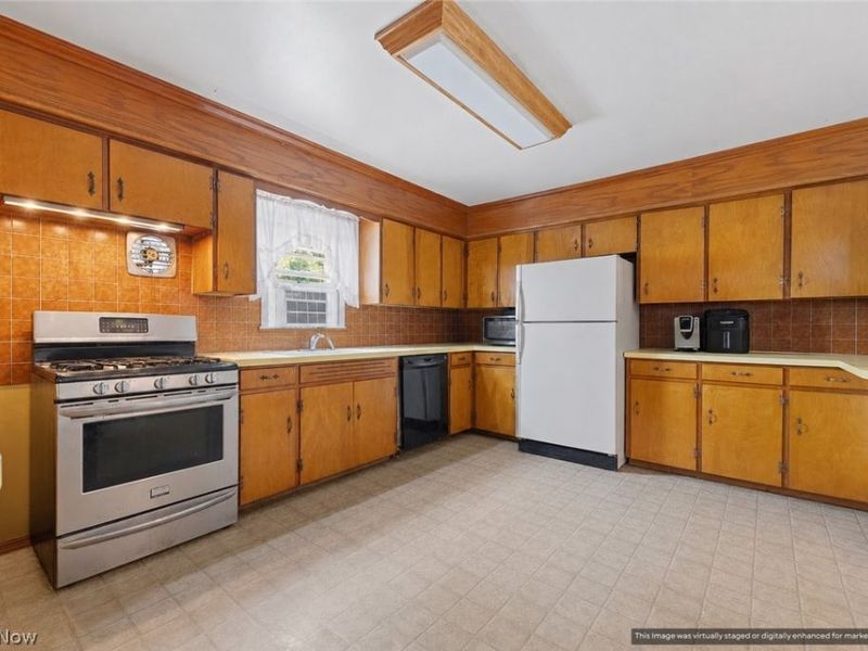 121 E Ralston Avenue, Akron, OH 44301 Photo 9