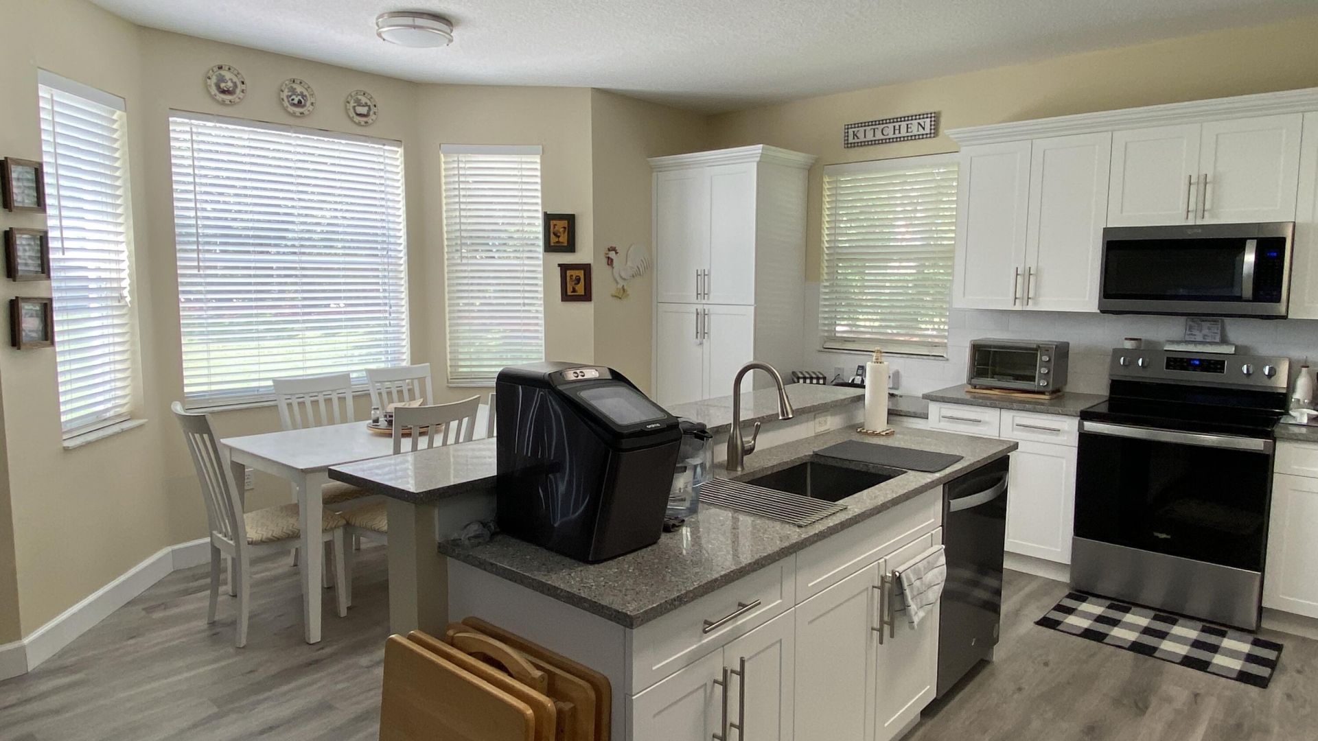 7650 Oak Grove Circle, Lake Worth, FL 33467 Photo