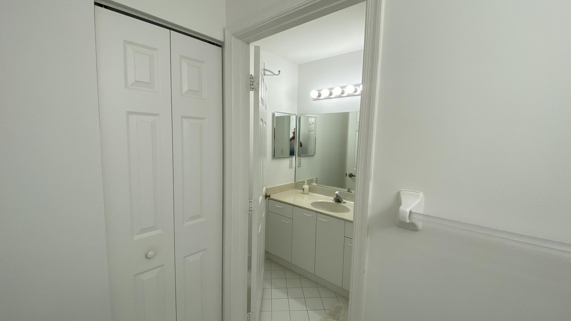 7650 Oak Grove Circle, Lake Worth, FL 33467 Photo