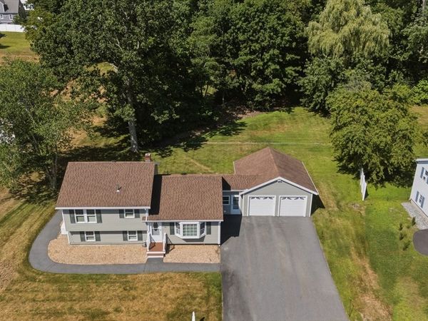 38 Montaup Ave, Dracut, MA 01826