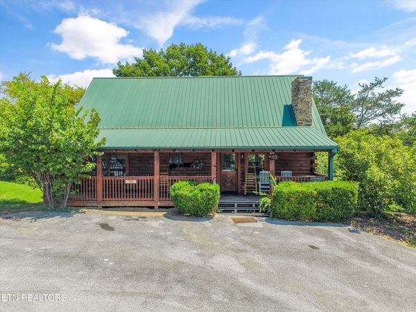 3208 White Falcon Way Way, Pigeon Forge, TN 37863