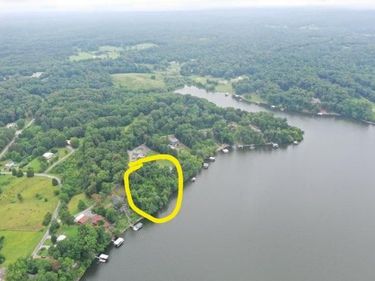 999 Parkview Shores Road, Cadiz, KY 42211