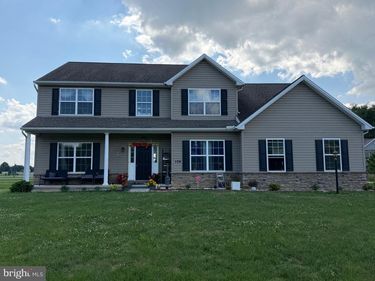 104 BELLOWS DRIVE, CARLISLE, PA 17015