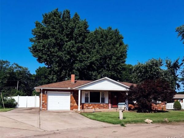 1613 Wellington Drive , Granite City, IL 62040