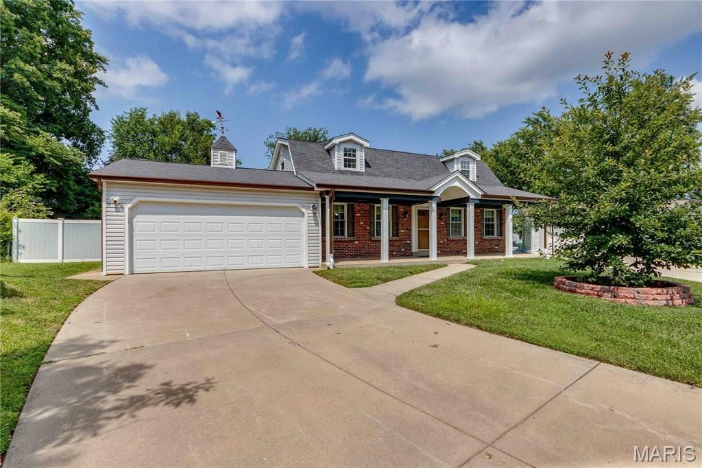 11 Victoria Square , Saint Peters, MO 63376 Main Photo