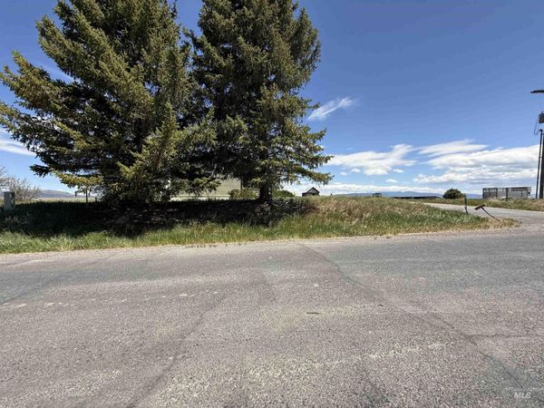 2002 Lund Road, Bancroft, ID 83217