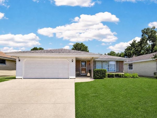 7911 32nd AVENUE, Kenosha, WI 53142