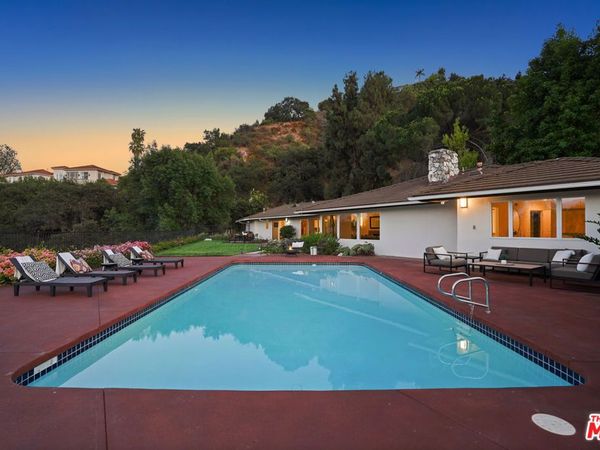 11107 Mountcastle Drive, Studio City, CA 91604
