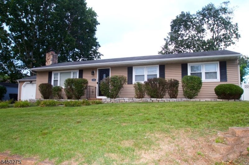 319 Spruce Dr, Brick, NJ 08723 Main Photo
