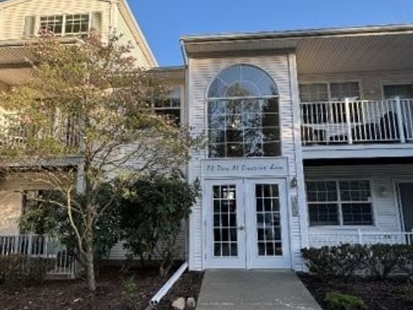81 Crestview Ln, Mount Arlington, NJ 07856