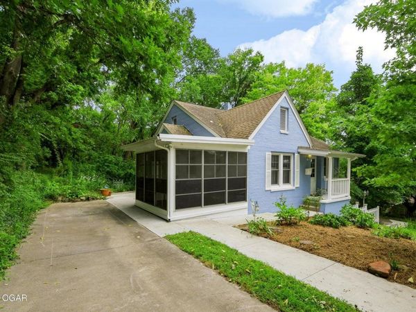 507 W Hickory Street, Neosho, MO 64850