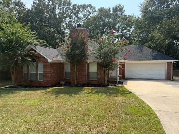 2932 Lloyds Lane, Mobile, AL 36693