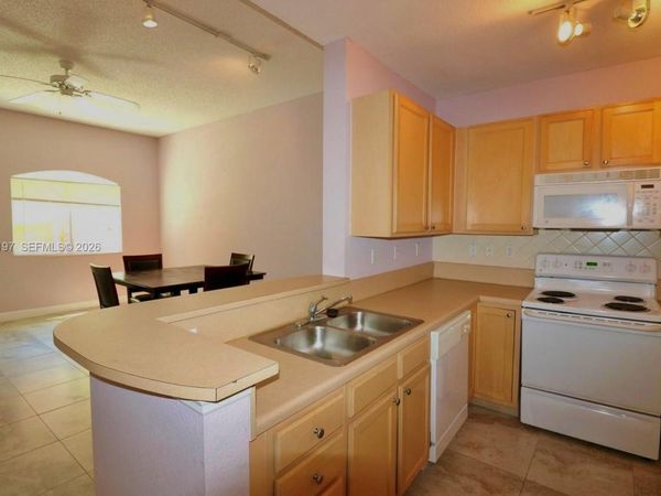 6001 SW 70th St , Unit 117, South Miami, FL 33143