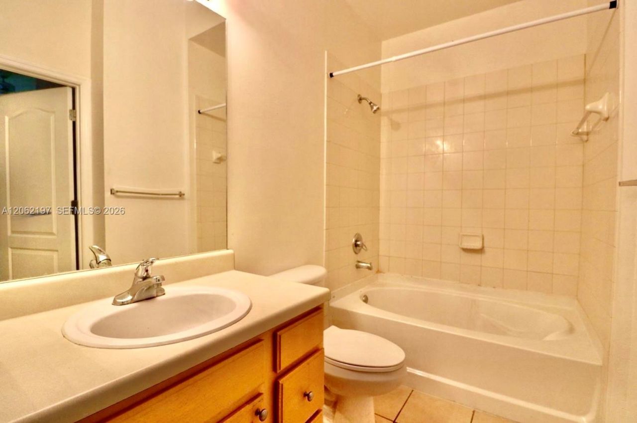 6001 SW 70th St , Unit 117, South Miami, FL 33143 Photo