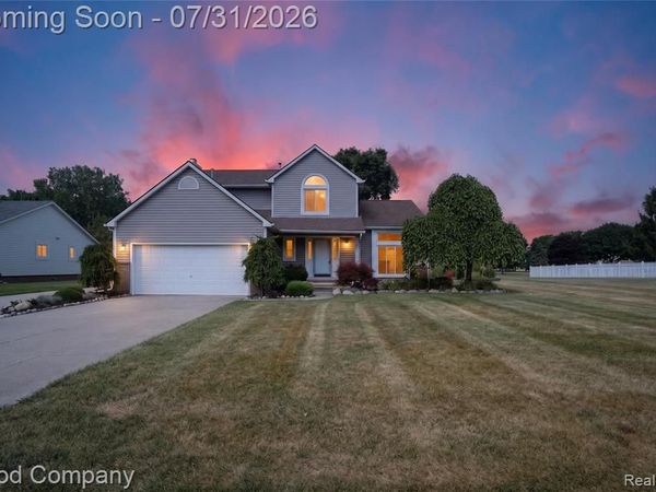 581 Hampton Court, Wixom, Mi 48393