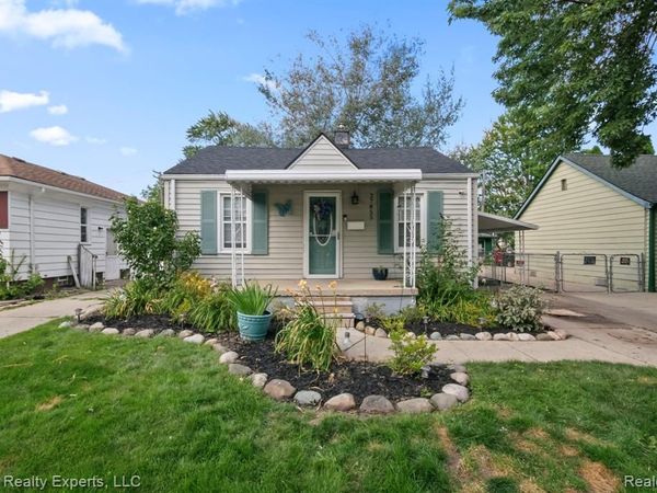 27855 Kaufman Street, Roseville, MI 48066