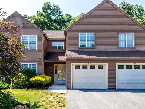 511 Ridgefield Cir, Unit 511B, Clinton, MA 01510