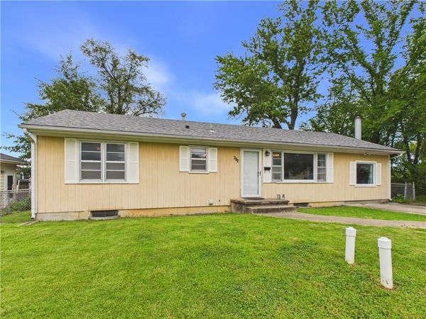 614 Hillcrest Drive, Knob Noster, MO 65336