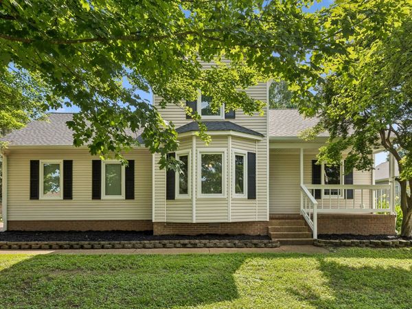 705 Murray Dr , Columbia, TN 38401