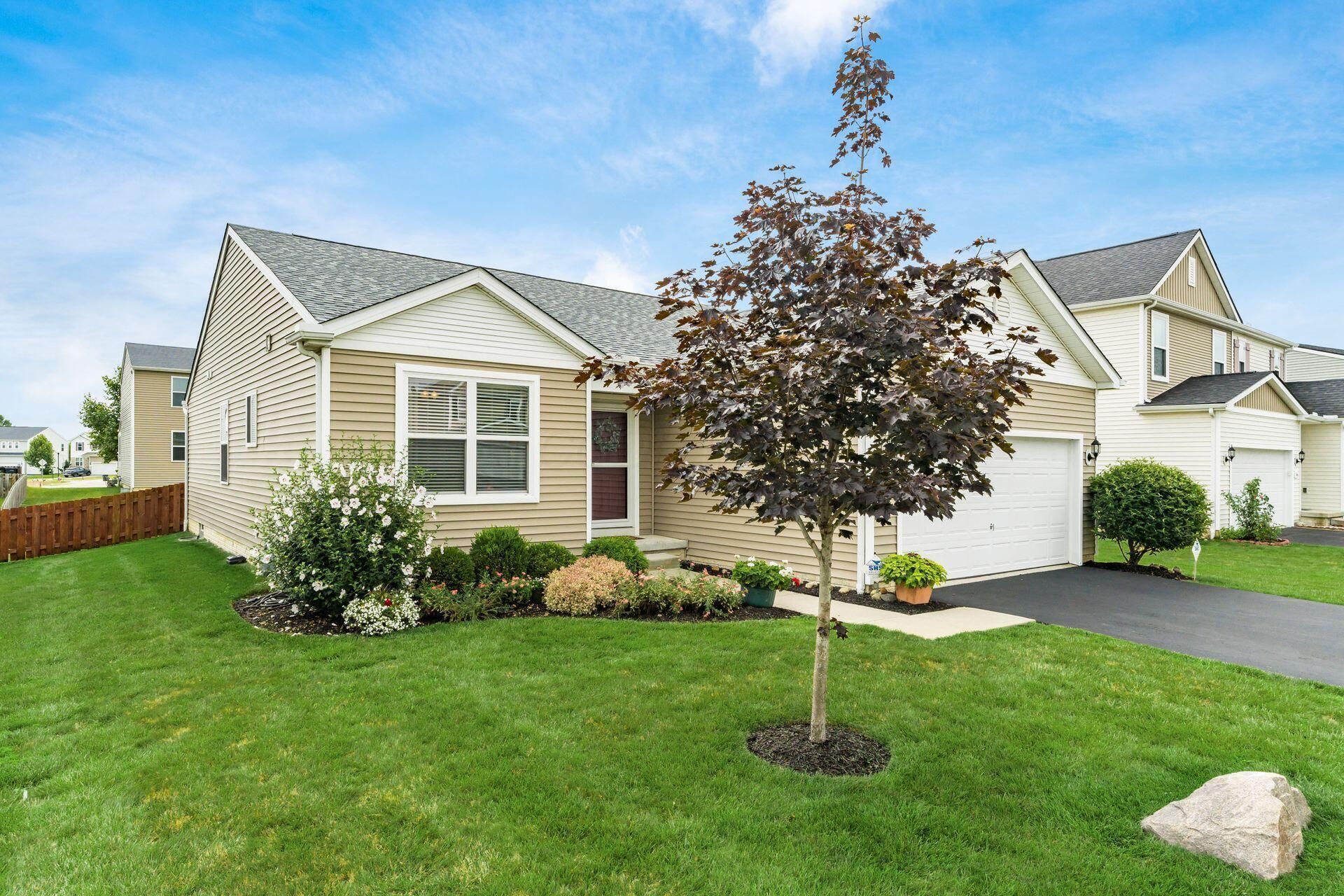 350 Glen Crossing Drive, Pataskala, OH 43062 Main Photo