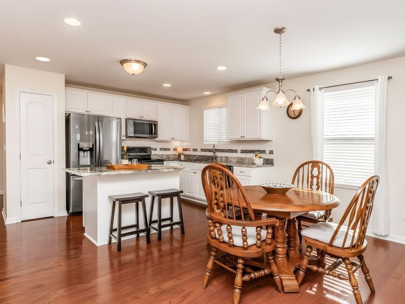 350 Glen Crossing Drive, Pataskala, OH 43062 Photo 11