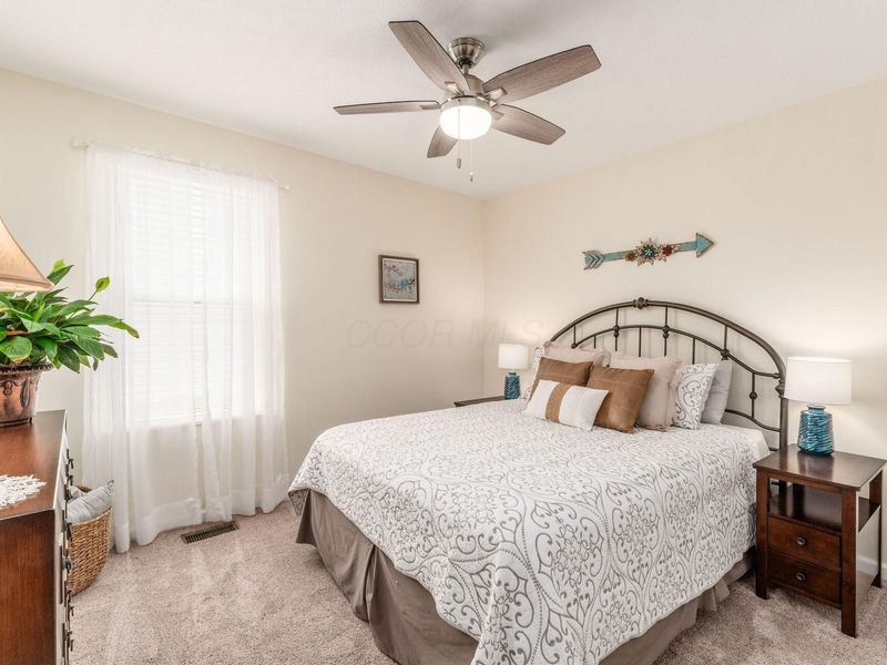 350 Glen Crossing Drive, Pataskala, OH 43062 Photo 17