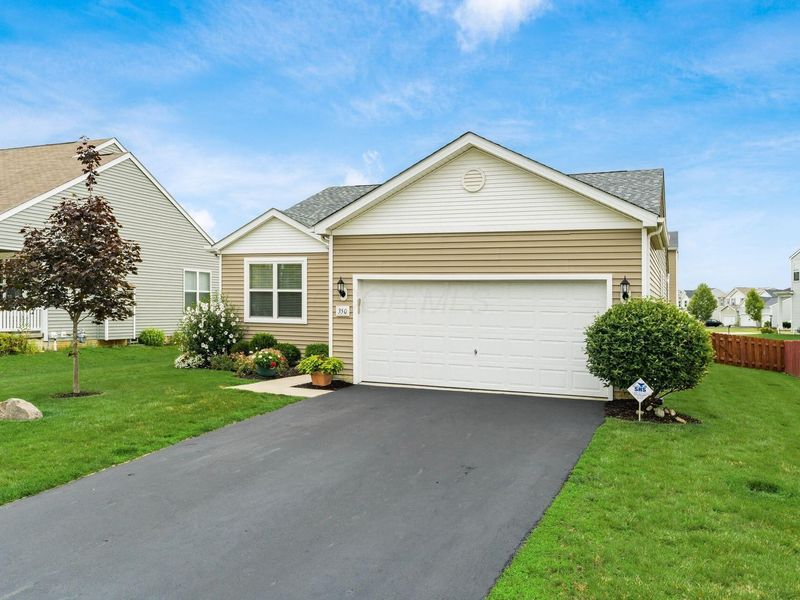 350 Glen Crossing Drive, Pataskala, OH 43062 Photo 2