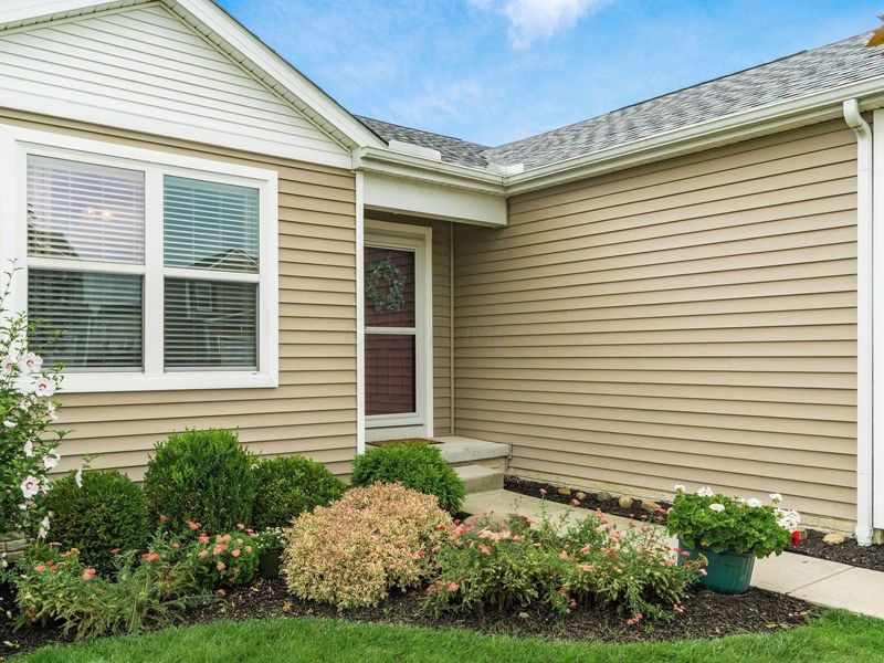 350 Glen Crossing Drive, Pataskala, OH 43062 Photo 3