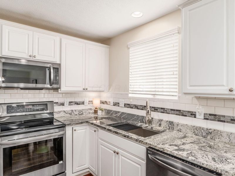 350 Glen Crossing Drive, Pataskala, OH 43062 Photo 6