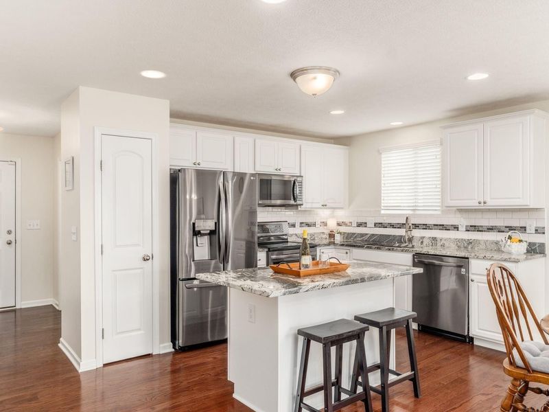 350 Glen Crossing Drive, Pataskala, OH 43062 Photo 8