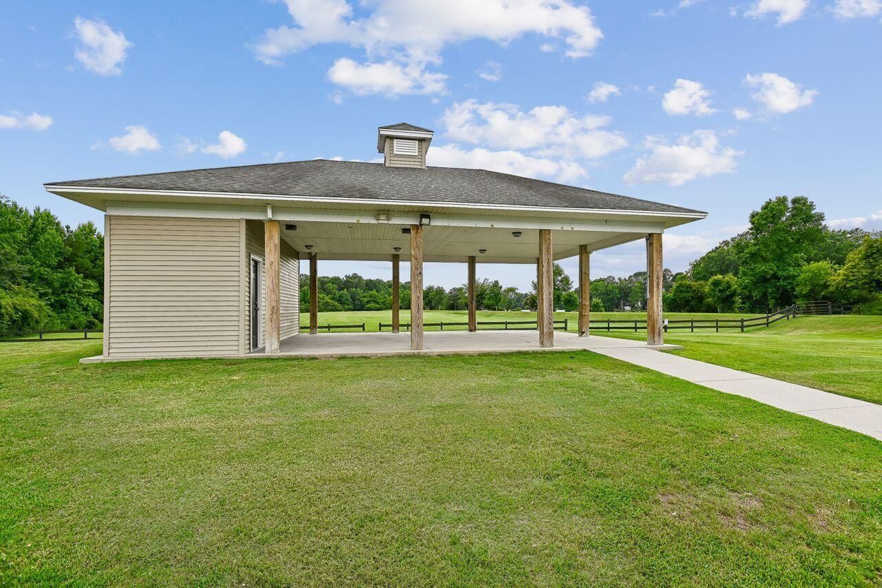 243 Emerald Isle Drive Photo 18