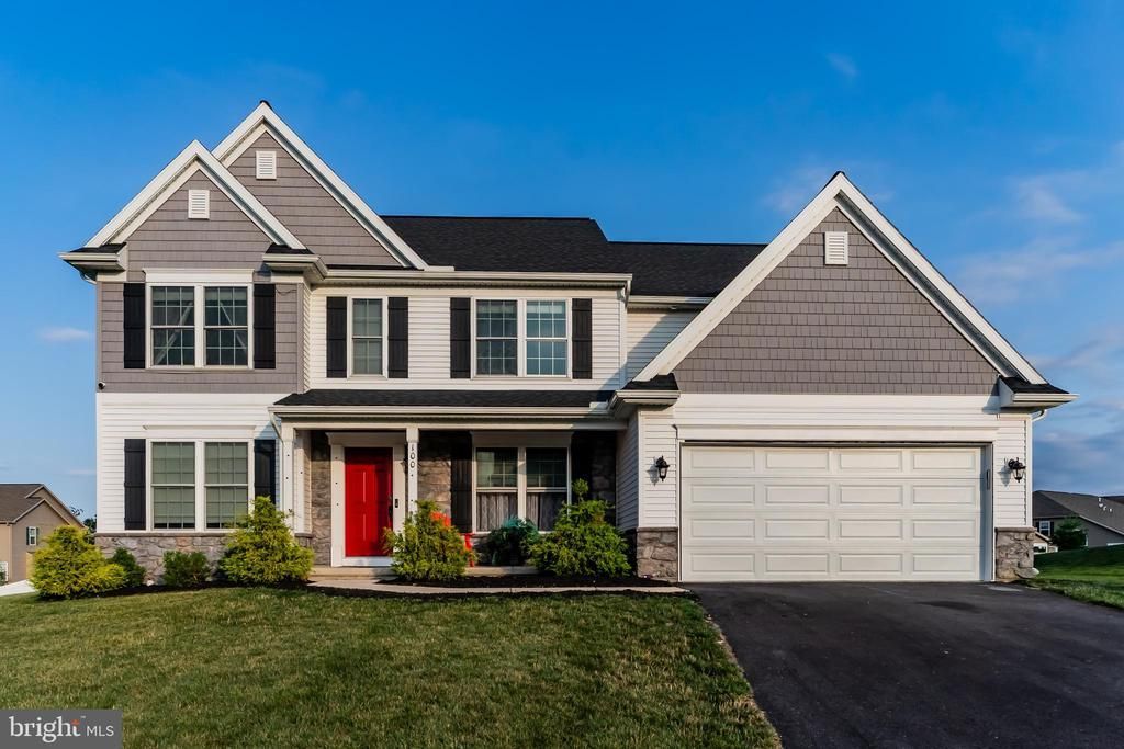 100 S MOUNTAIN DRIVE , CARLISLE, PA 17013