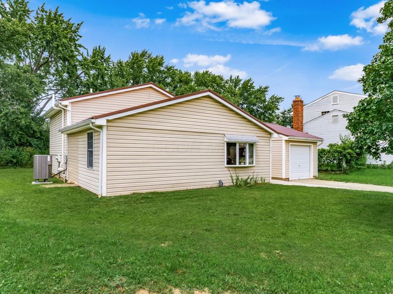 641 Blarney Stone Court, Galloway, OH 43119 Photo 2