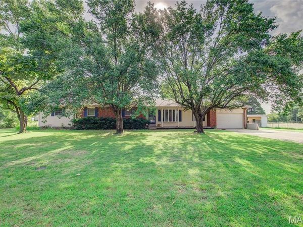 111 Dacus Drive , Sikeston, MO 63801