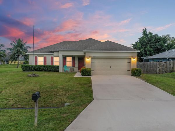 2109 SW CHESTNUT Lane, Port St. Lucie, FL 34953