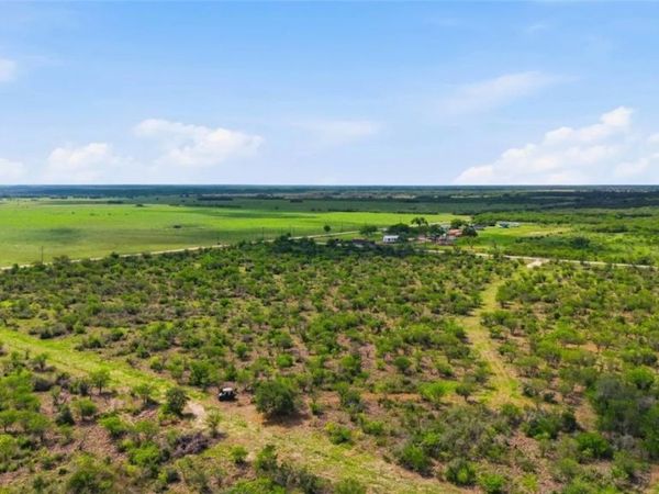 62 D Machicek Rd , Goliad, TX 77963