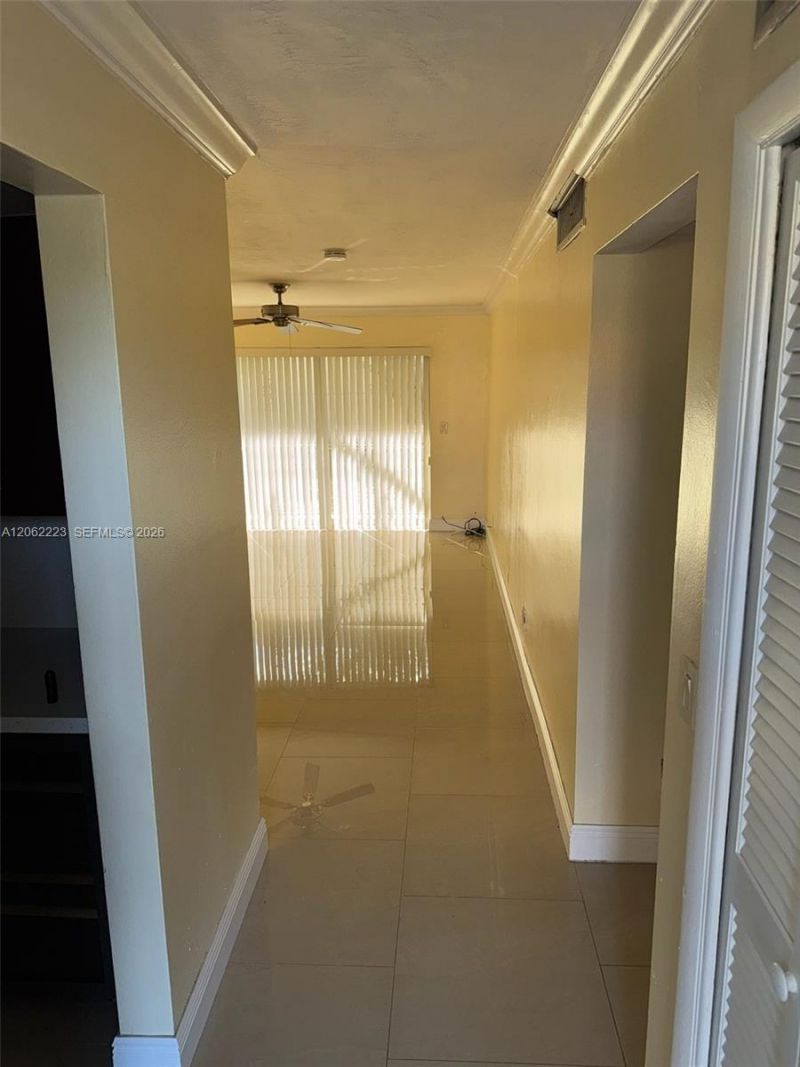 14052 NE 2nd Ct, Unit 221, Miami, FL 33161 Photo