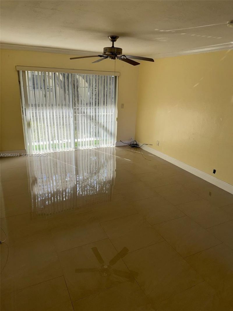 14052 NE 2nd Ct, Unit 221, Miami, FL 33161 Photo