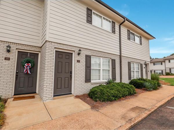 1802 W. Jackson Ave #101, Oxford, MS 38655