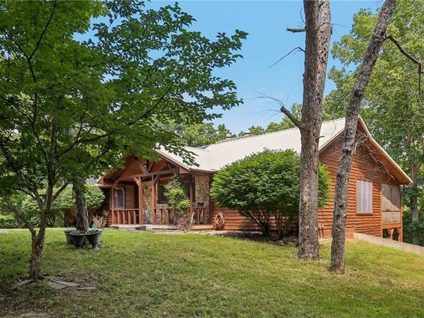 110 SE 1804P Lane, Clinton, MO 64735