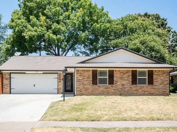2205 Indian Creek Drive , Irving, TX 75060