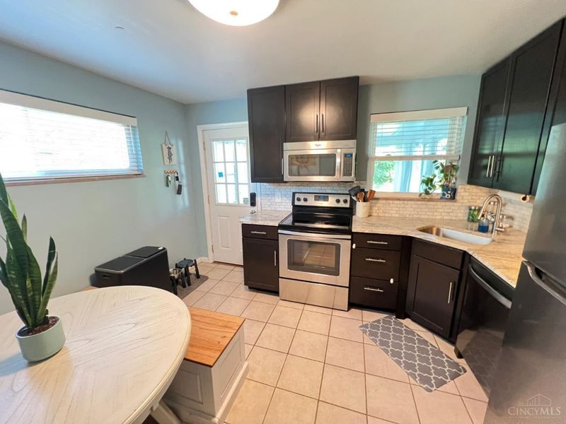 1719 Sanborn Drive, Reading, OH 45215 Photo 11