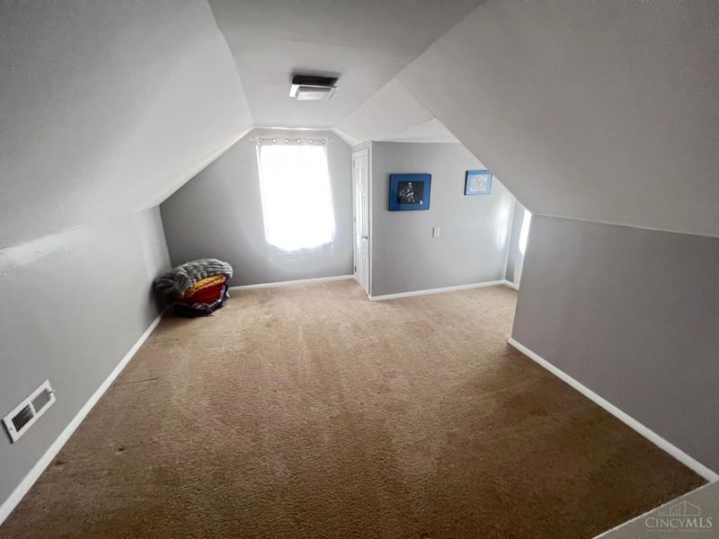 1719 Sanborn Drive, Reading, OH 45215 Photo 8