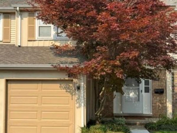 5392 Breeze Hill Place, Troy, MI 48098