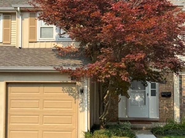 5392 Breeze Hill Place, Troy, Mi 48098