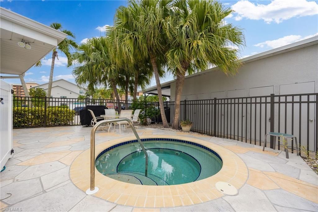 4240 SE 20th Pl, Unit 210, Cape Coral, FL 33904 Photo