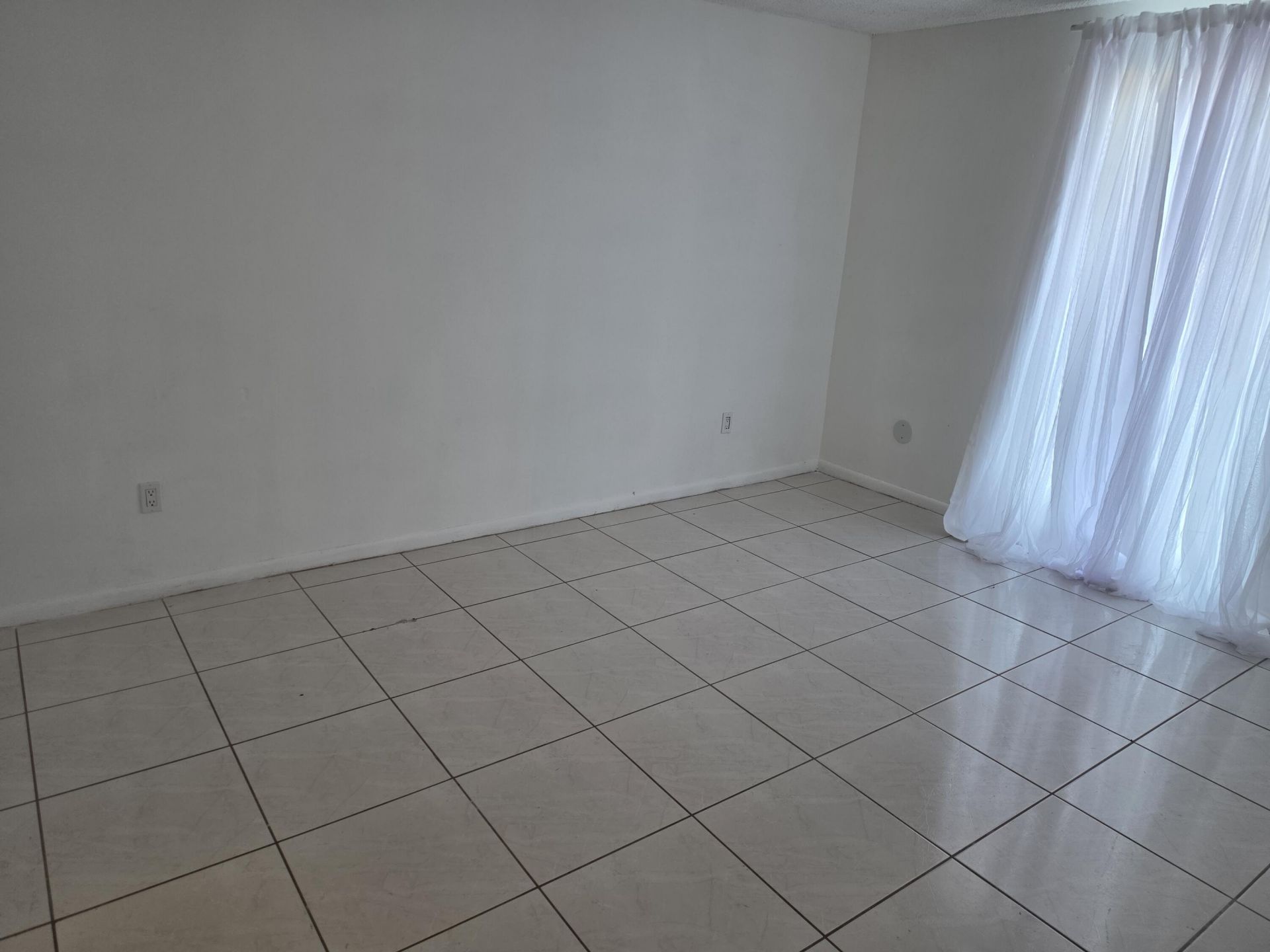 661 N University Drive, Unit 1-104, Pembroke Pines, FL 33024 Photo