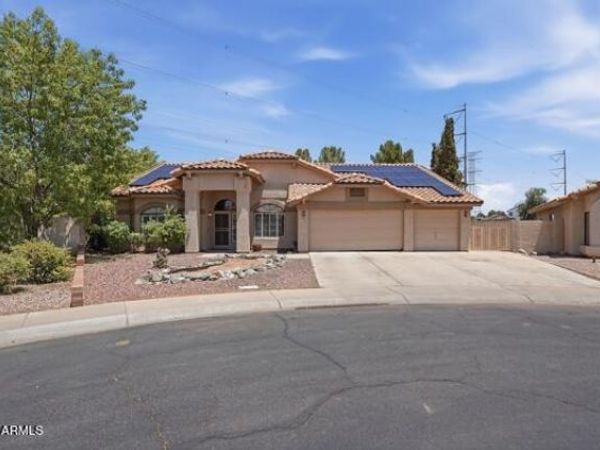 708 E Hearne Way, Gilbert, AZ 85234